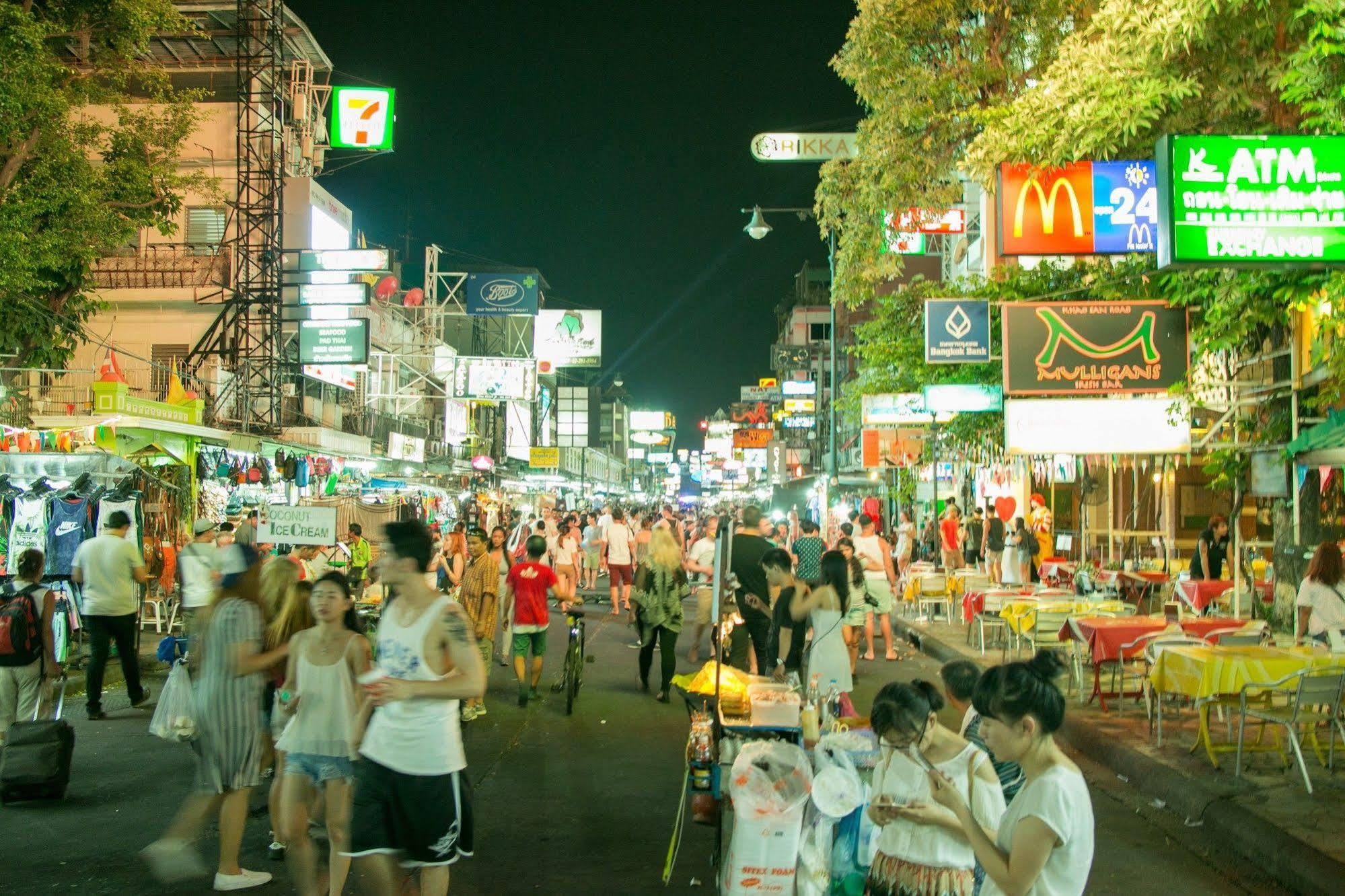 The Street Hostel Bangkok Kültér fotó
